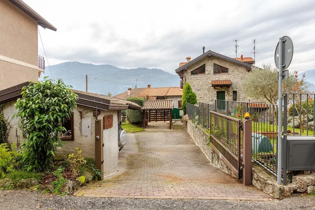 ליירנה La Corte Della Carla - Cozy Home In The Old Court בית נופש